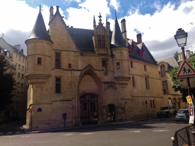 Un Marais meno turistico: l'Hotel de Sens