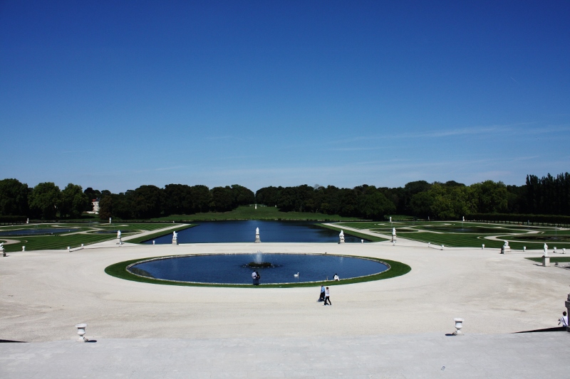 vista sui giardini dal piazzale del castello Chantilly - vista sui giardini dal piazzale del castello