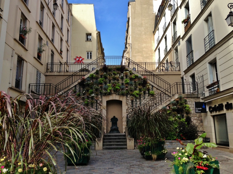 Passeggiata per il 5 arrondissement: attraversata la rue Monge una bella scalinata