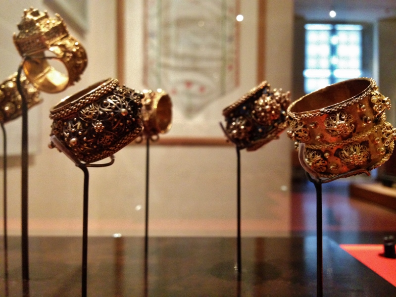 Al museo di arte e storia ebraica - anelli nuziali