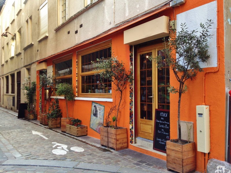 l'ingresso del Menekse, il ristorante curdo a Parigi che preferisco. l'ingresso del Menekse, il ristorante curdo a Parigi che preferisco.
