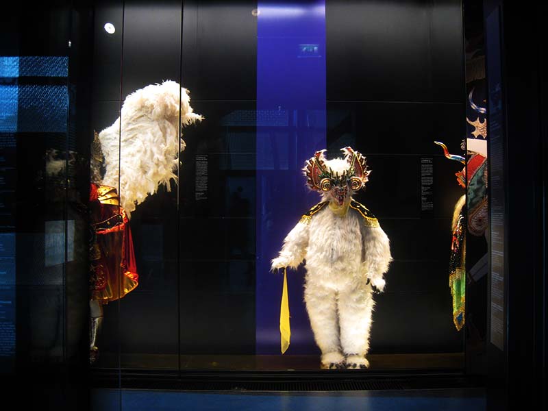 costume americano al musée du quai Branly