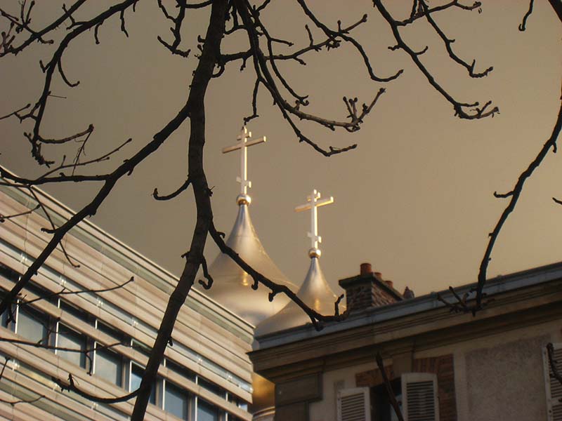 uno sguardo alla croce sulla cupola della cattedrale ortodossa uno sguardo alla croce sulla cupola della cattedrale ortodossa